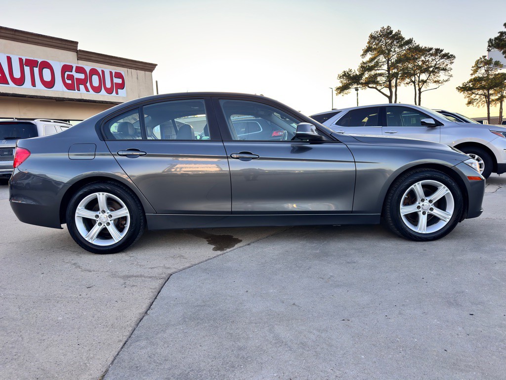 2015 BMW 3 Series Image 12