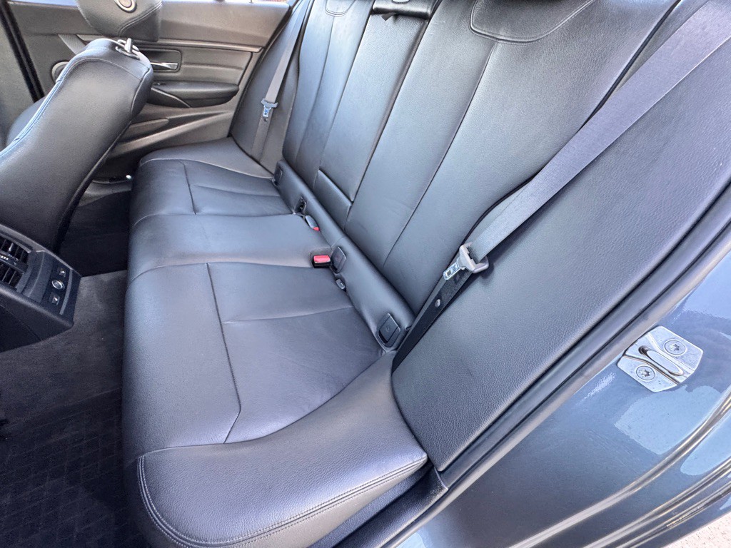 2015 BMW 3 Series Image 15