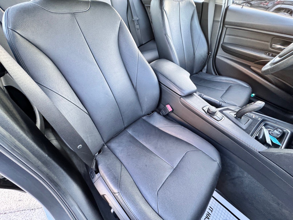 2015 BMW 3 Series Image 21