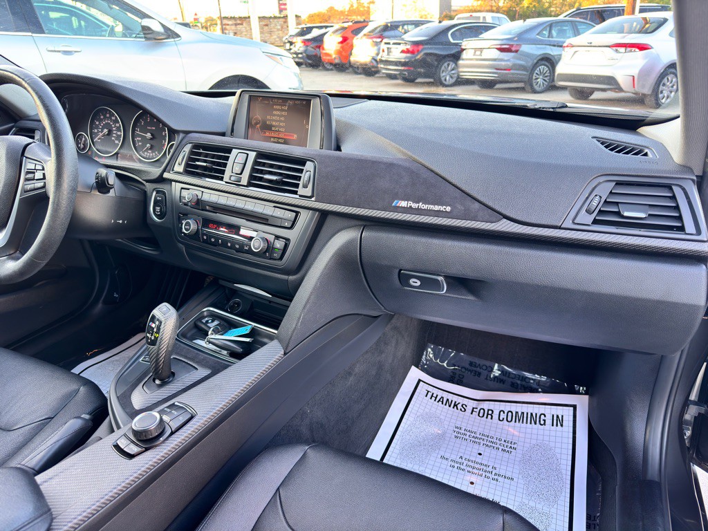2015 BMW 3 Series Image 22