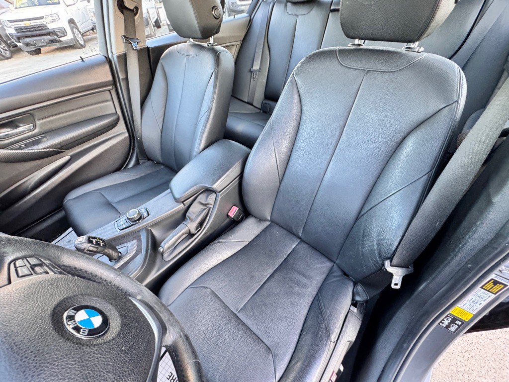 2015 BMW 3 Series Image 24