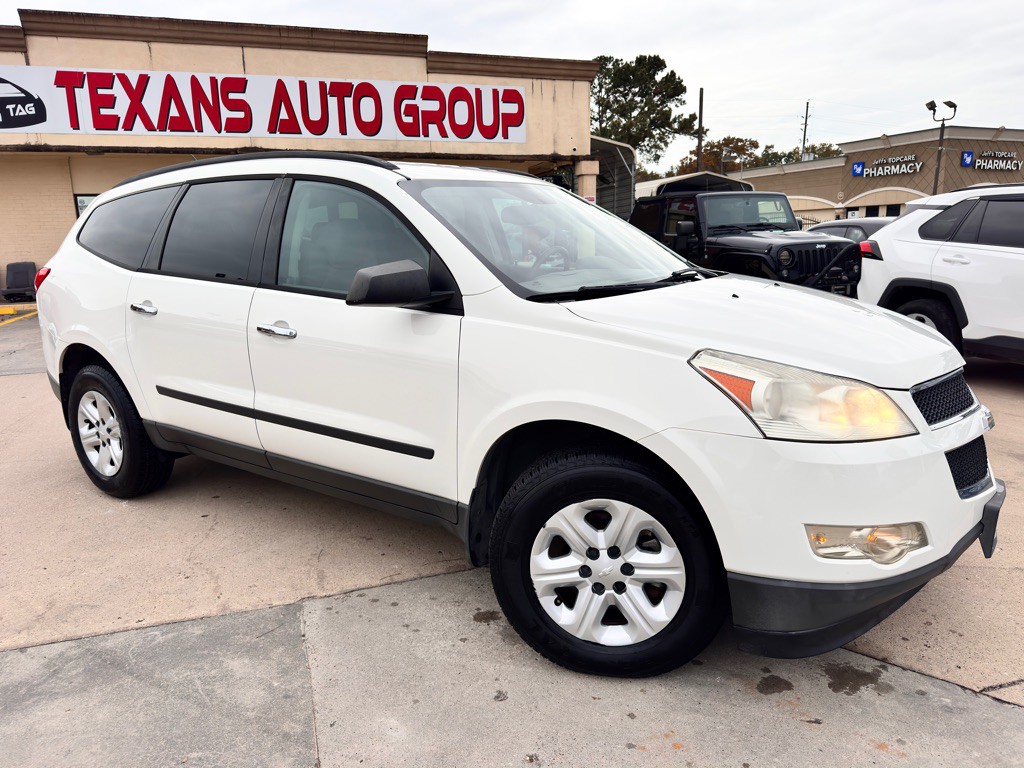 2012 Chevrolet Traverse Image 2