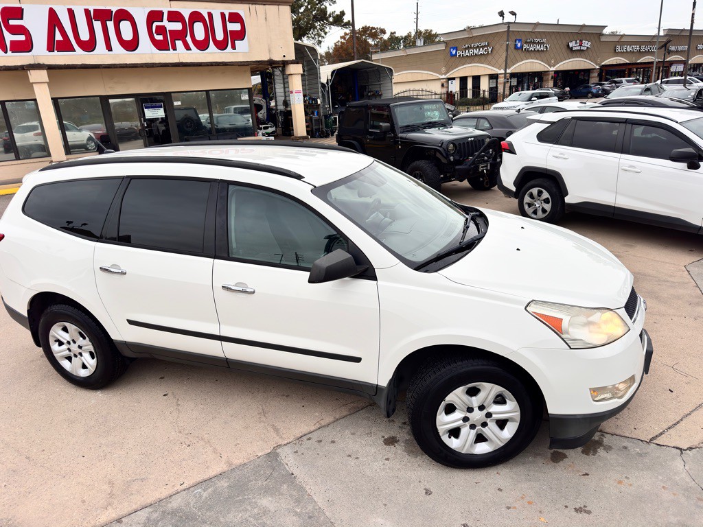 2012 Chevrolet Traverse Image 3