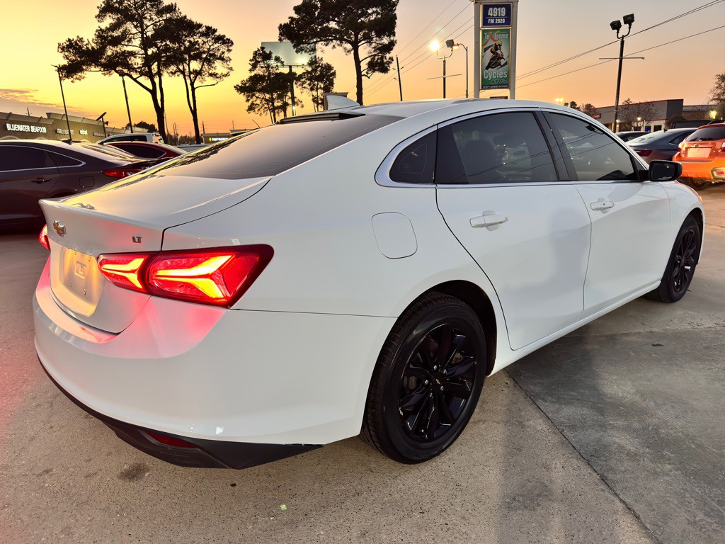 2022 Chevrolet Malibu Image 11