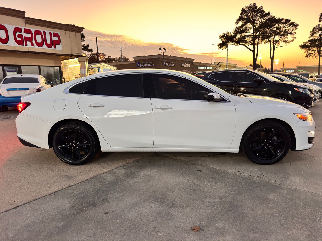 2022 Chevrolet Malibu Image 12