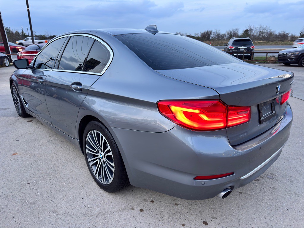 2017 BMW 5 Series Image 9
