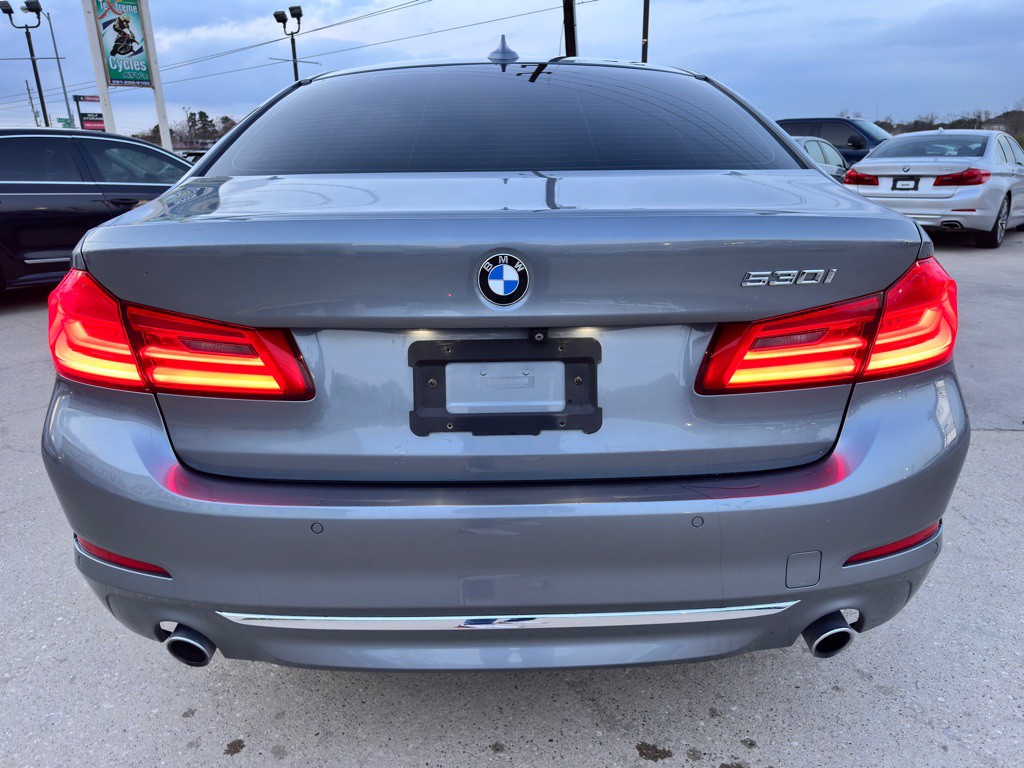 2017 BMW 5 Series Image 10