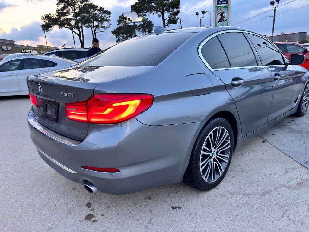 2017 BMW 5 Series Image 11