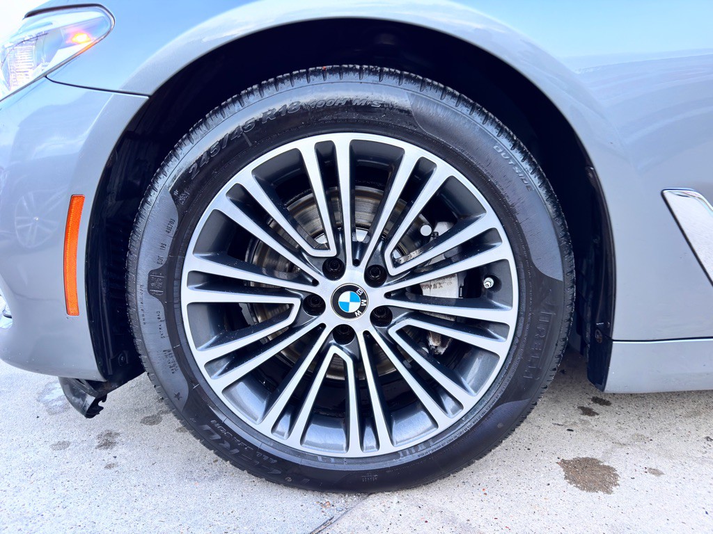 2017 BMW 5 Series Image 13