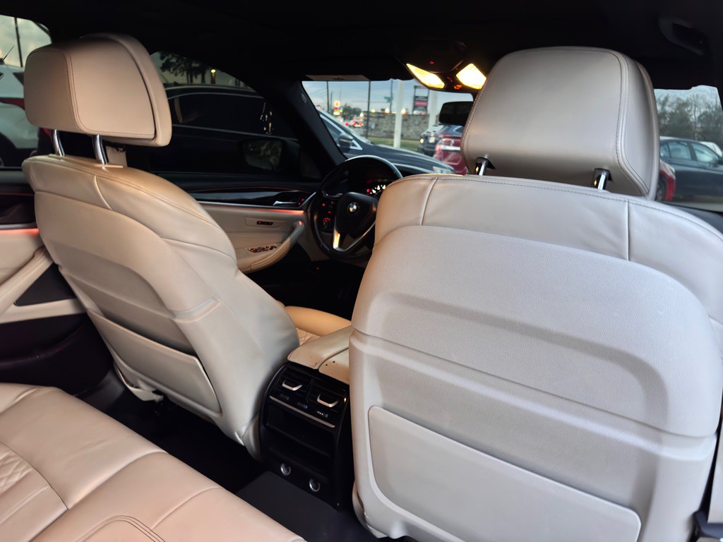 2017 BMW 5 Series Image 19
