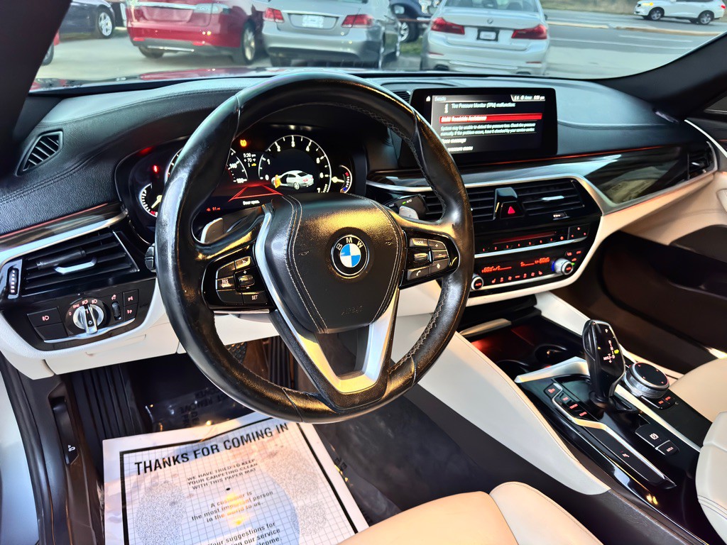 2017 BMW 5 Series Image 25