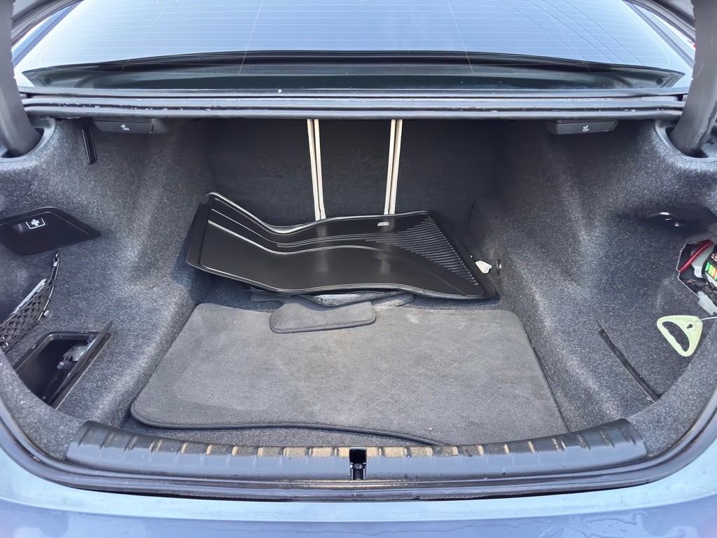 2017 BMW 5 Series Image 37