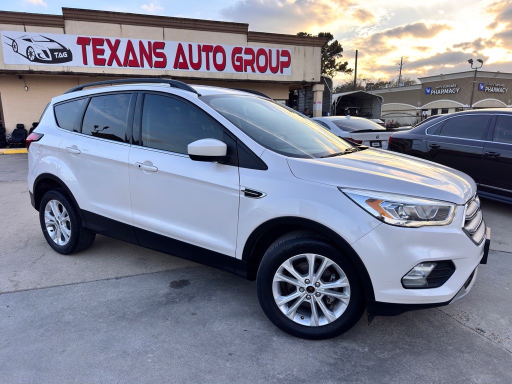 2019 Ford Escape Image 2