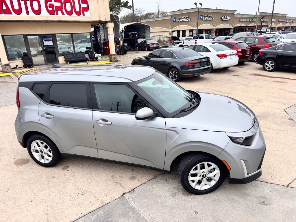 2023 Kia Soul Image 3