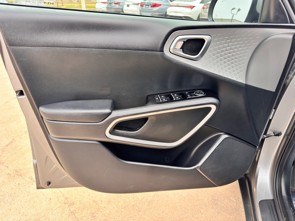 2023 Kia Soul Image 24