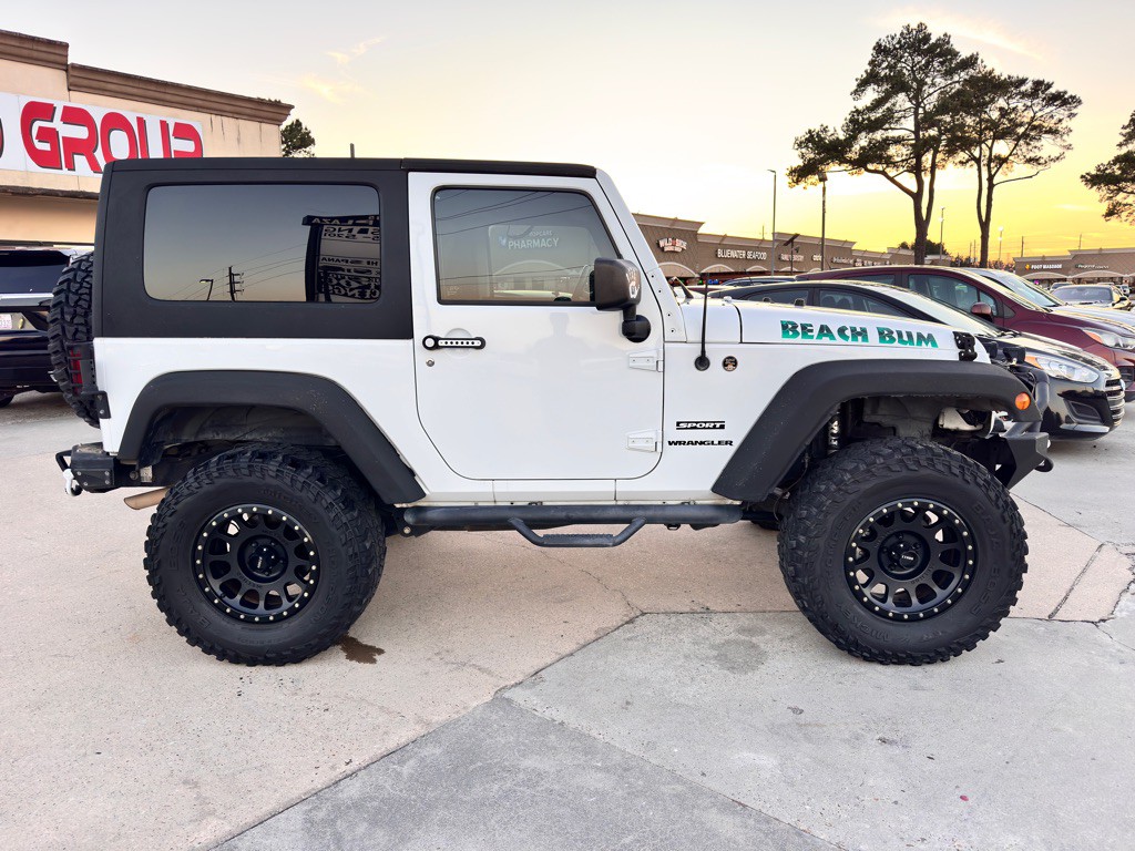 2017 Jeep Wrangler Image 12