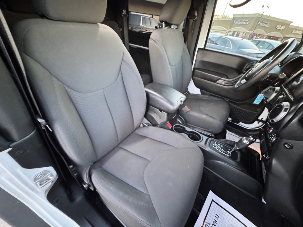 2017 Jeep Wrangler Image 16