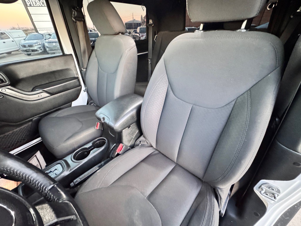 2017 Jeep Wrangler Image 19