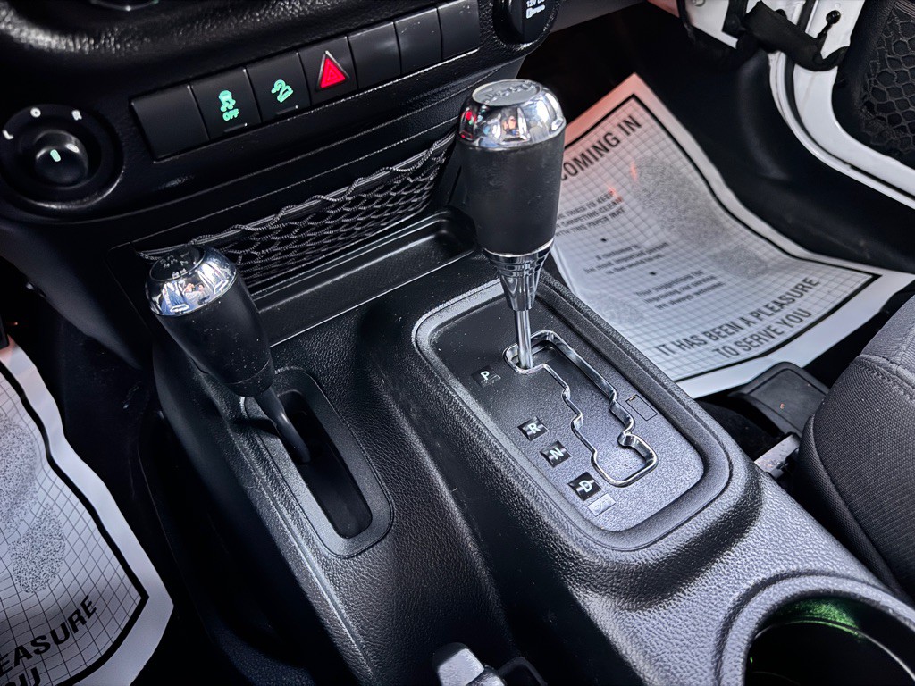 2017 Jeep Wrangler Image 24