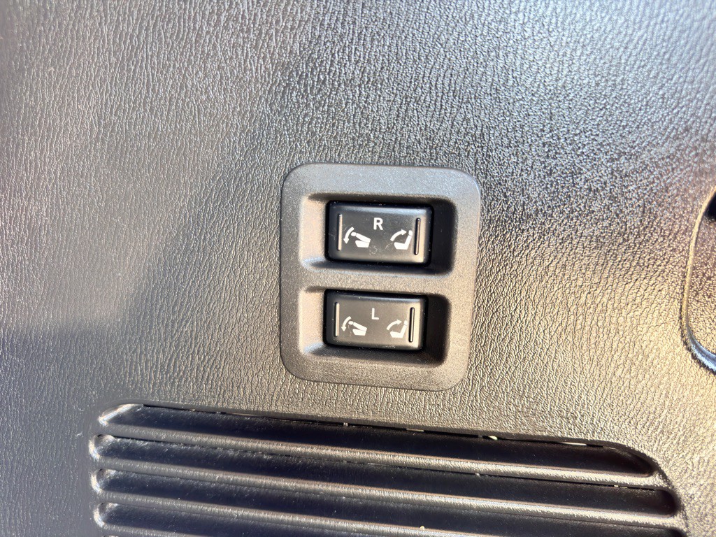 2019 Nissan Armada Image 37