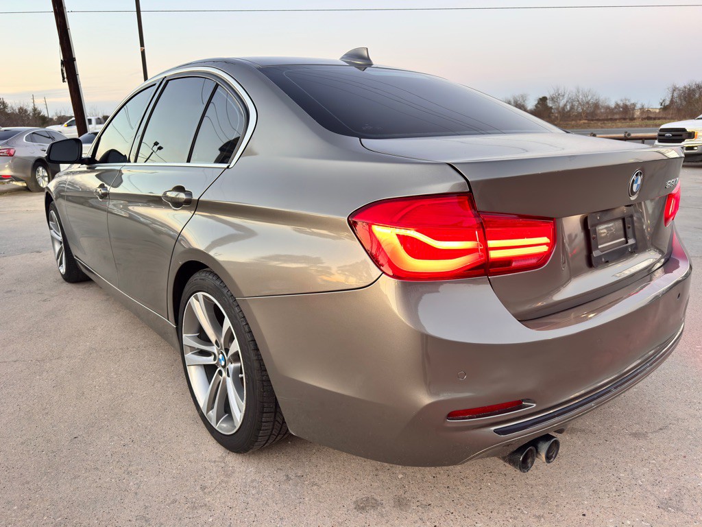 2018 BMW 3 Series Image 9