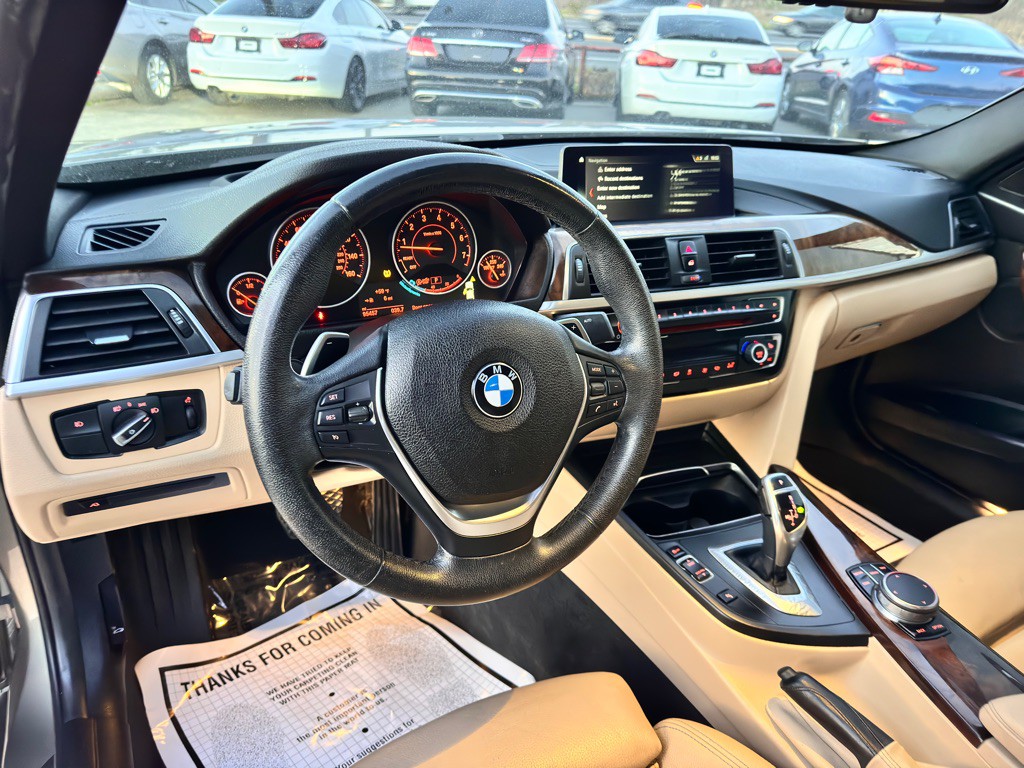 2018 BMW 3 Series Image 23