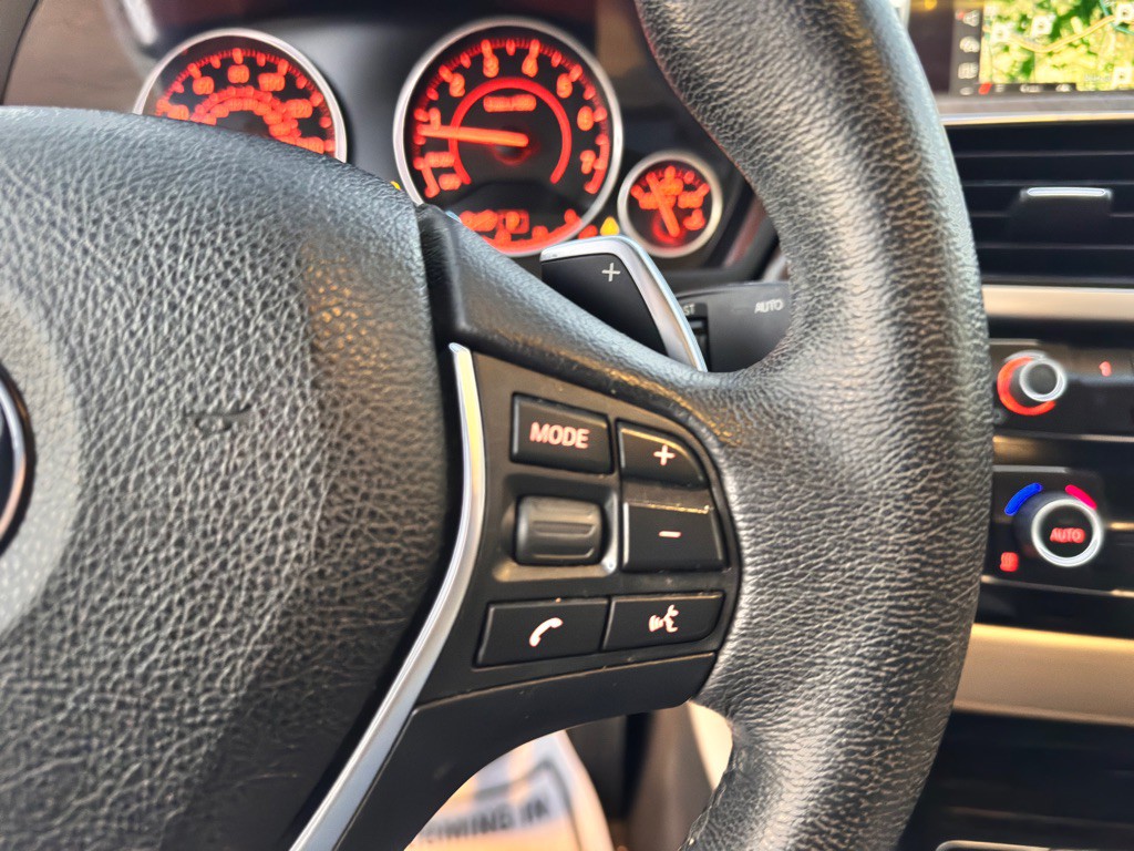 2018 BMW 3 Series Image 29