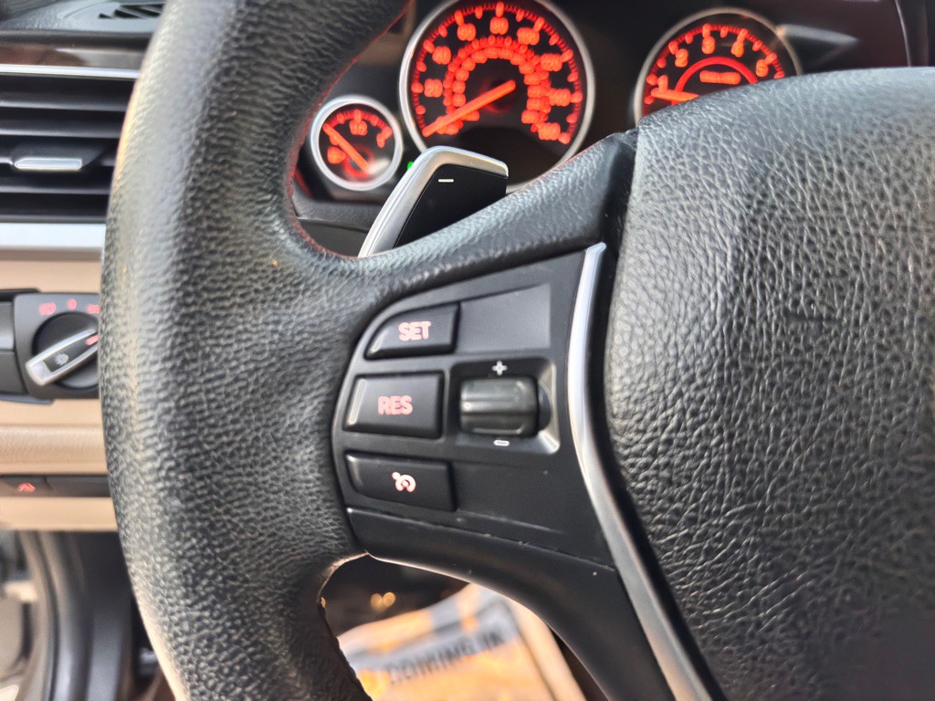 2018 BMW 3 Series Image 30