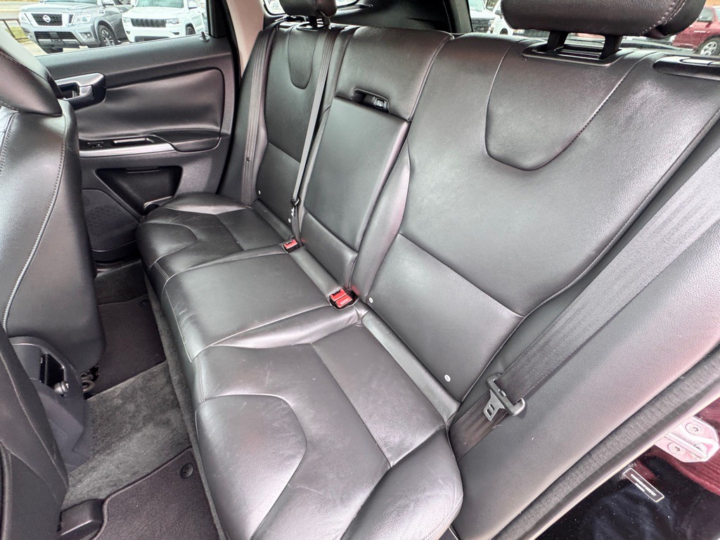 2015 Volvo XC60 Image 13