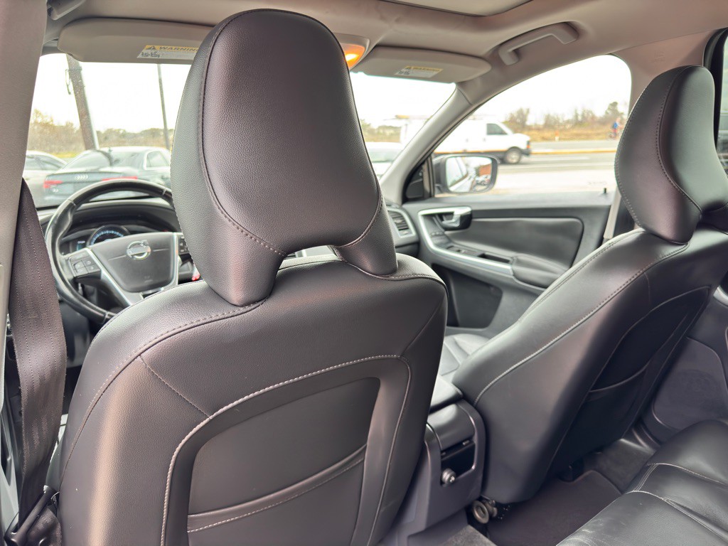 2015 Volvo XC60 Image 14