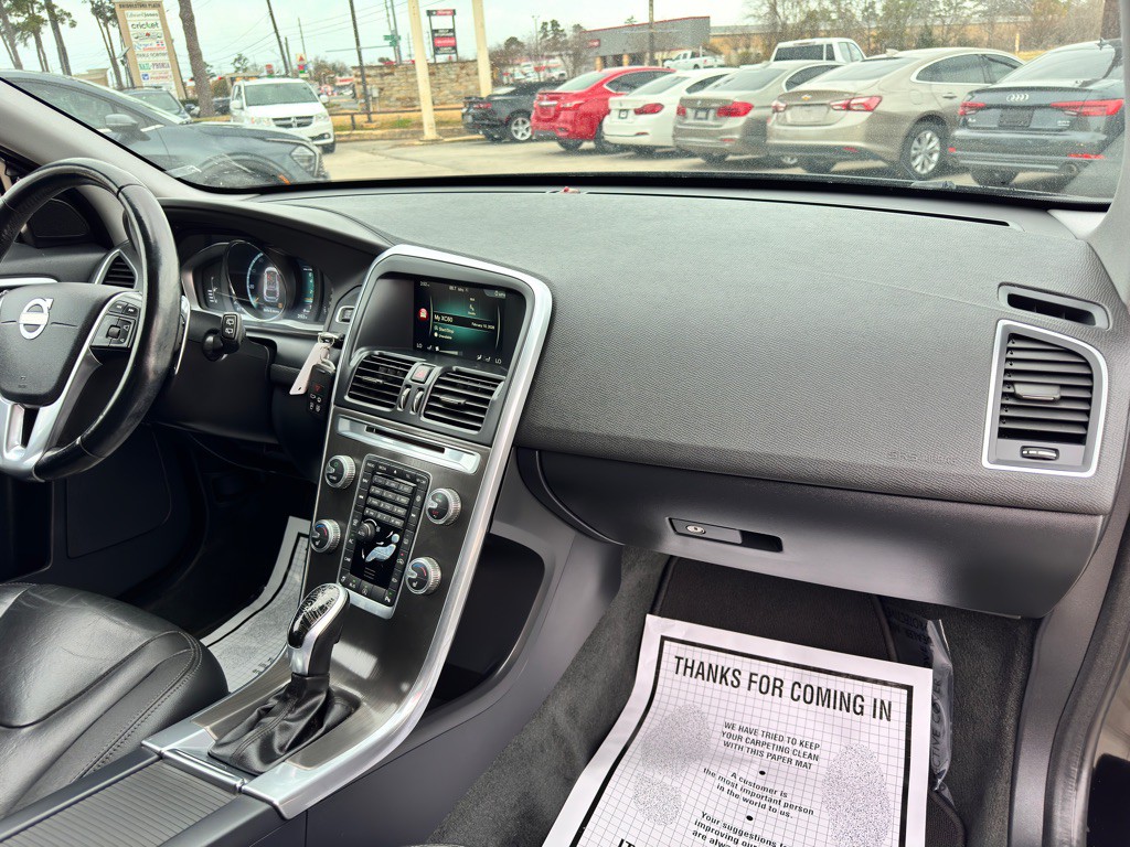 2015 Volvo XC60 Image 20