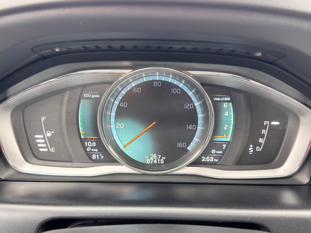 2015 Volvo XC60 Image 25