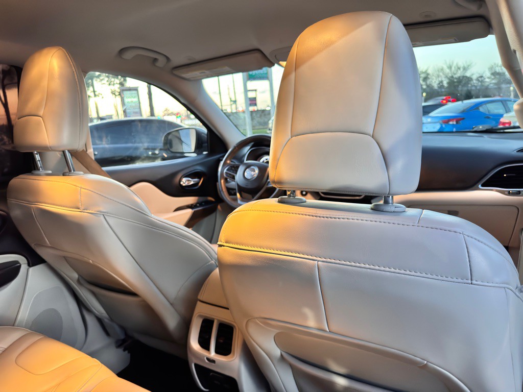 2020 Jeep Cherokee Image 17