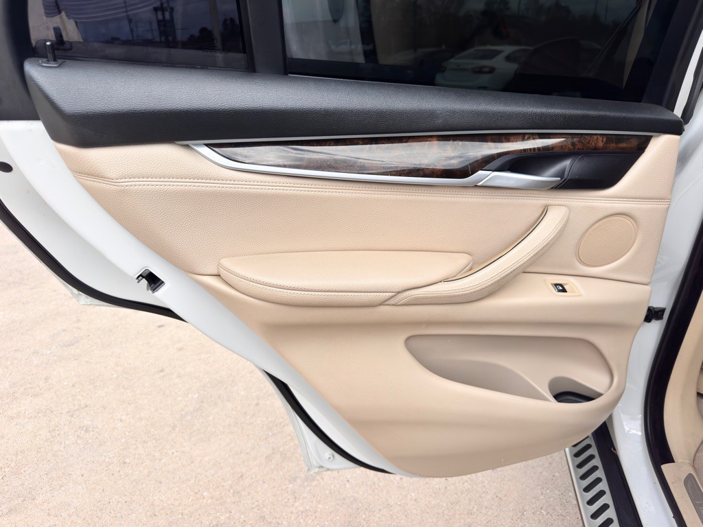 2015 BMW X5 Image 16