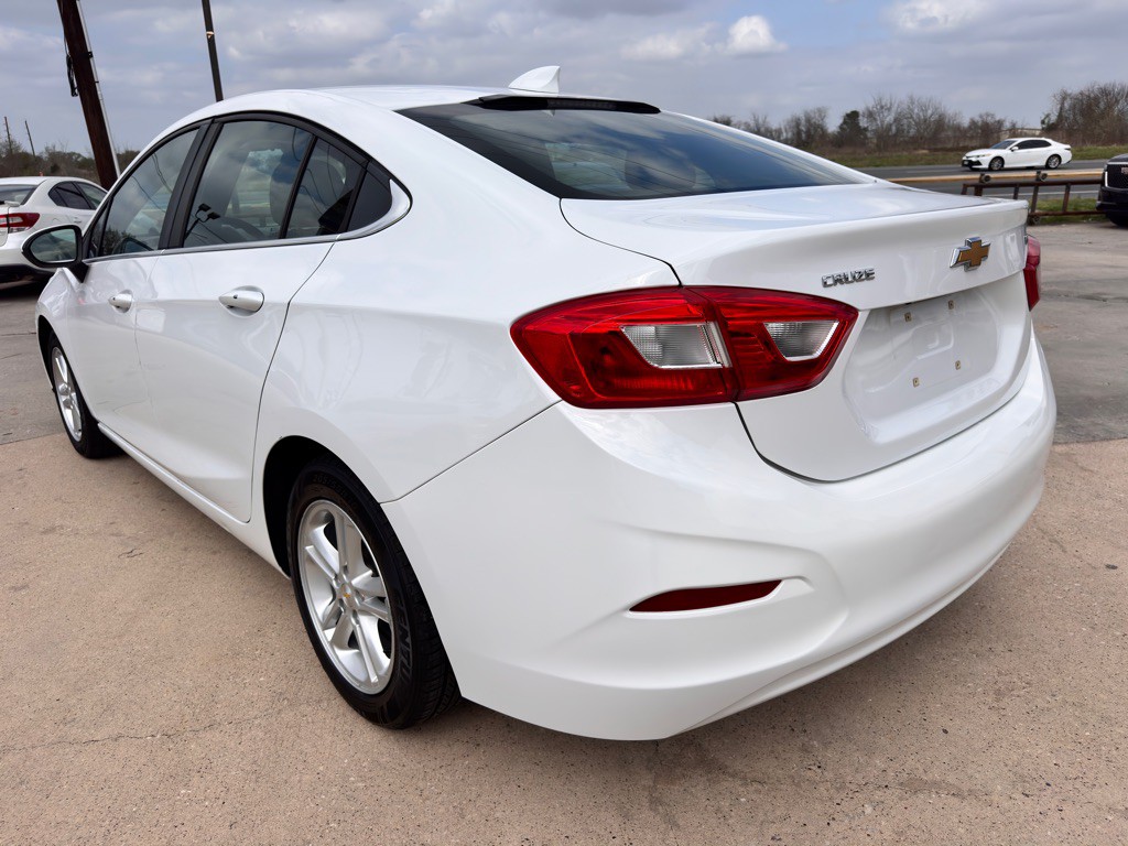 2017 Chevrolet Cruze Image 9