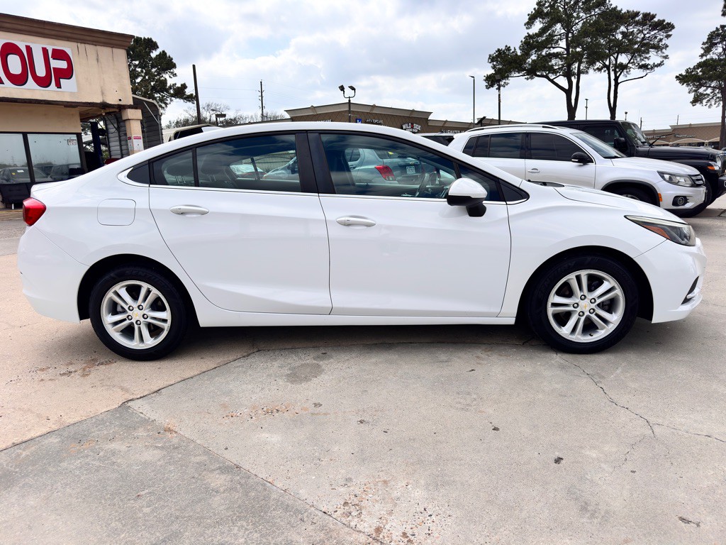 2017 Chevrolet Cruze Image 12