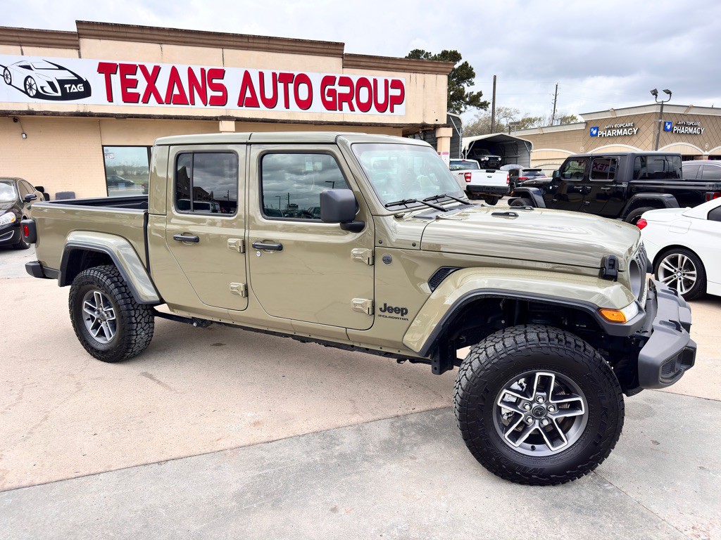 2025 Jeep Gladiator Image 2
