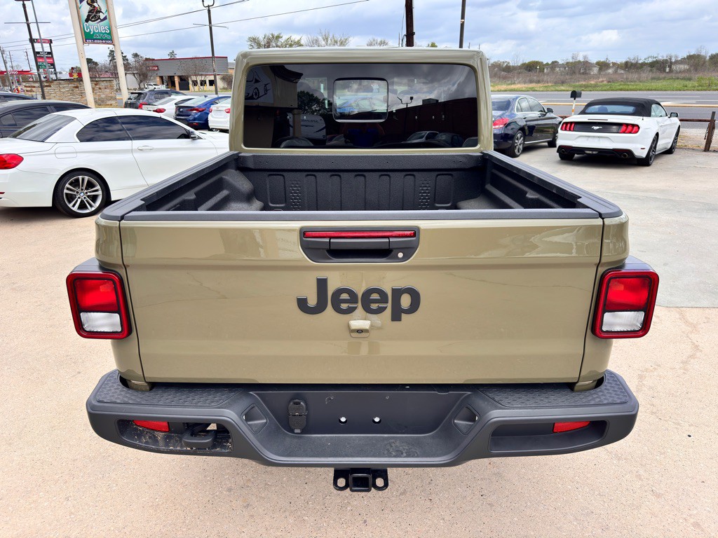 2025 Jeep Gladiator Image 10