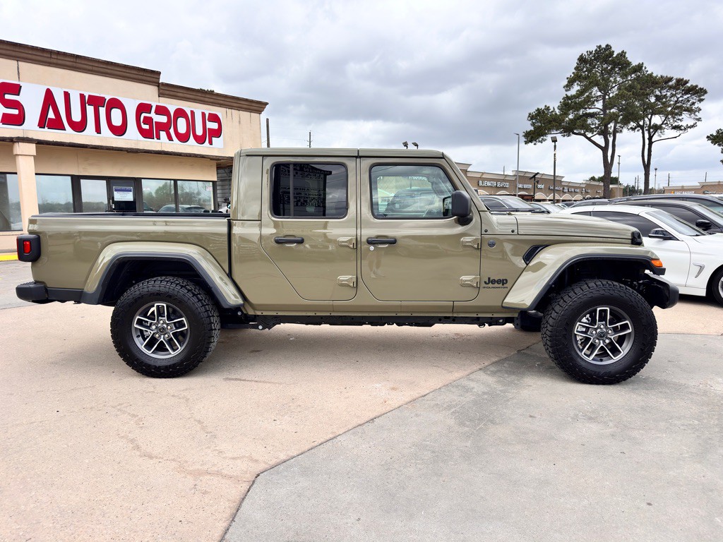 2025 Jeep Gladiator Image 12
