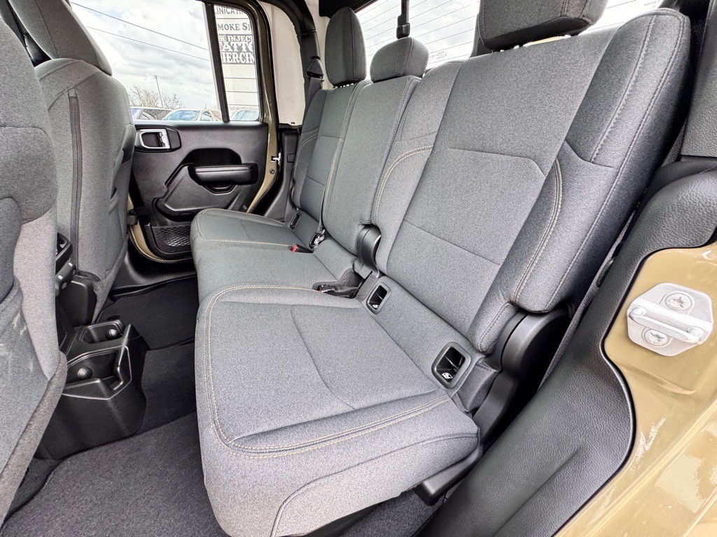 2025 Jeep Gladiator Image 14