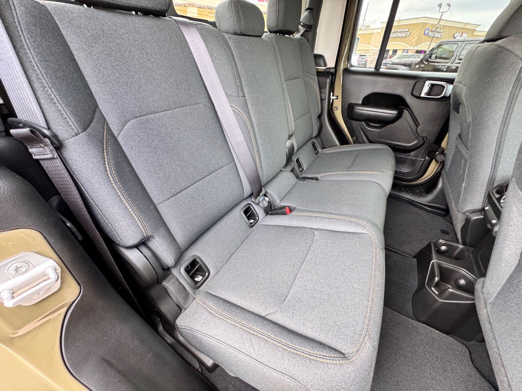 2025 Jeep Gladiator Image 17