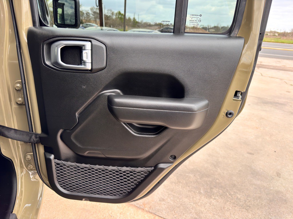 2025 Jeep Gladiator Image 19