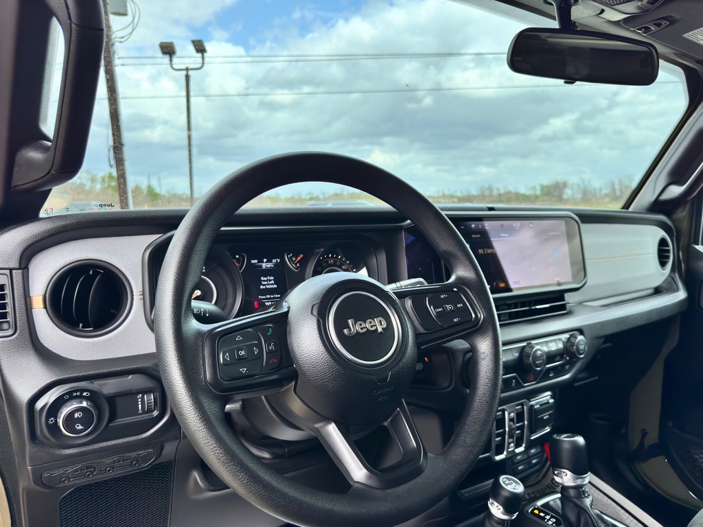 2025 Jeep Gladiator Image 24