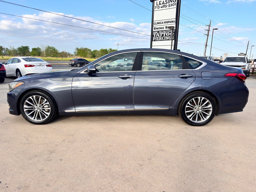 2015 Hyundai Genesis Image 8