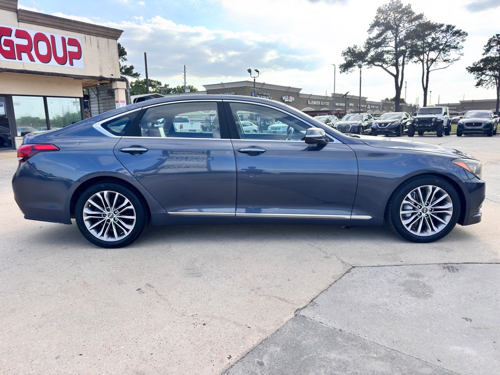 2015 Hyundai Genesis Image 11