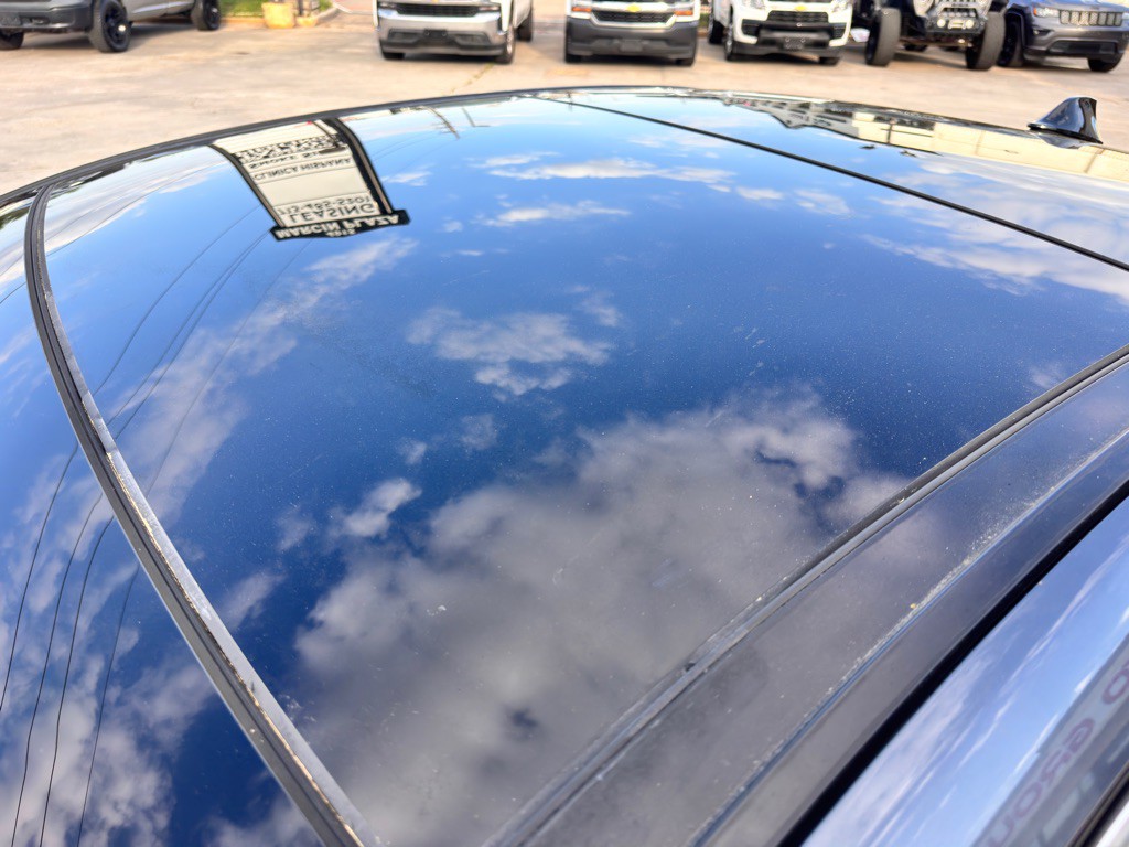 2015 Hyundai Genesis Image 13