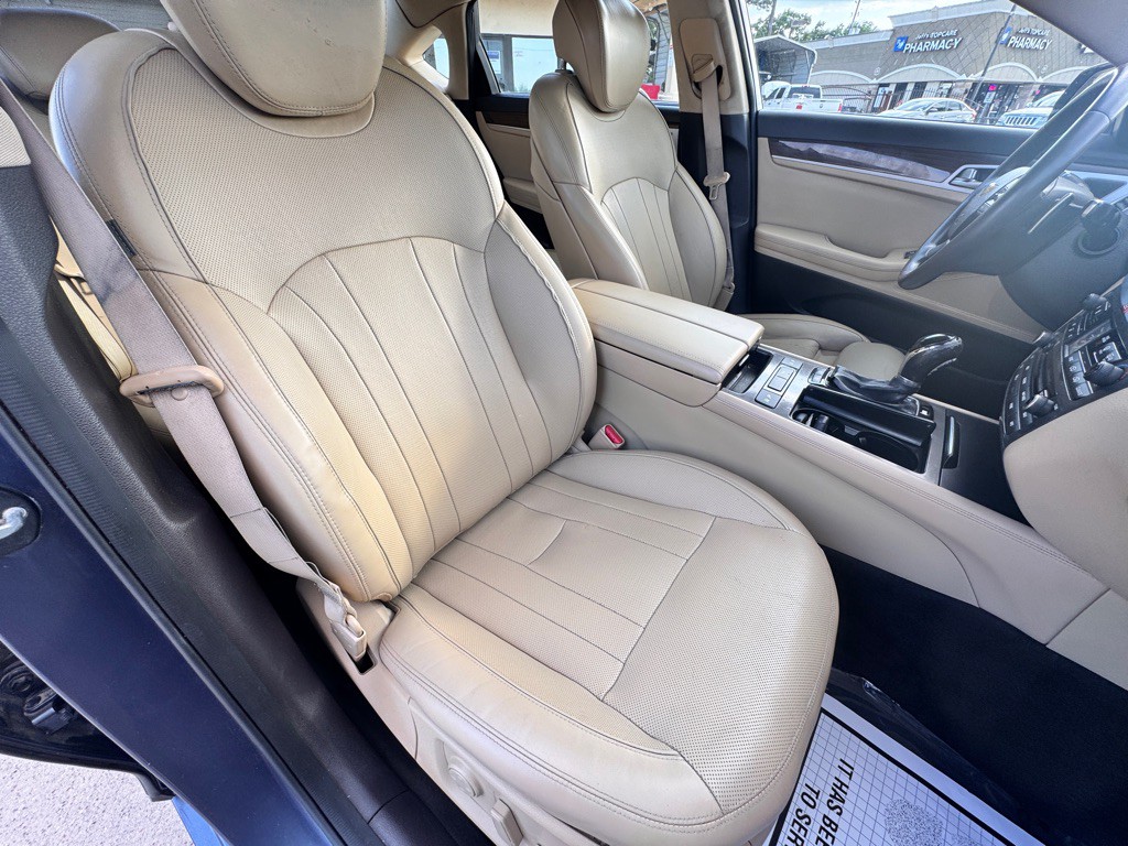 2015 Hyundai Genesis Image 20