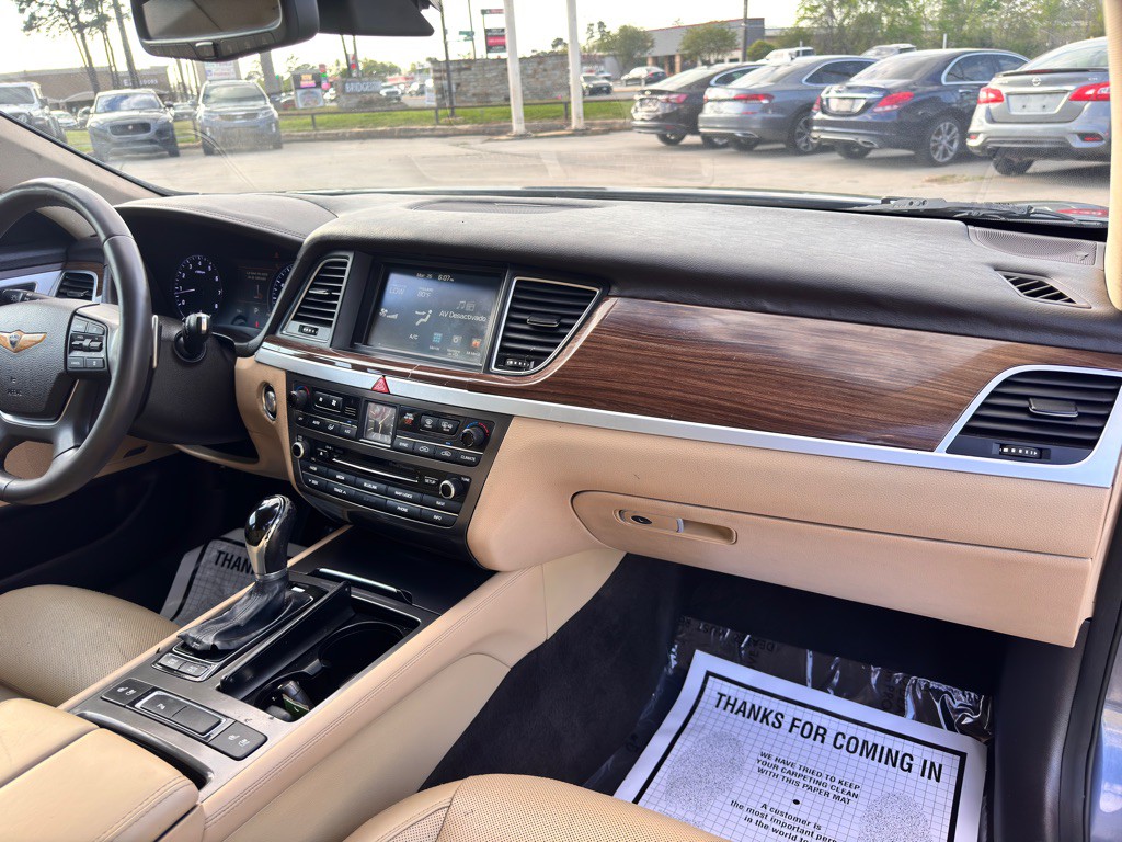 2015 Hyundai Genesis Image 21