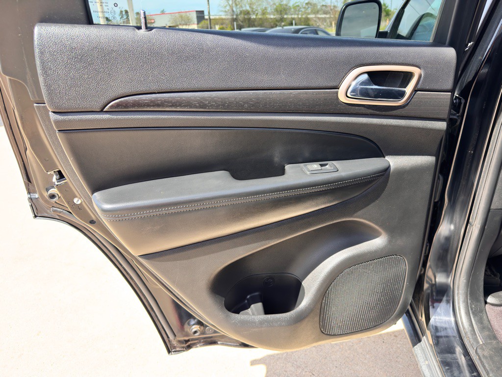 2017 Jeep Grand Cherokee Image 13