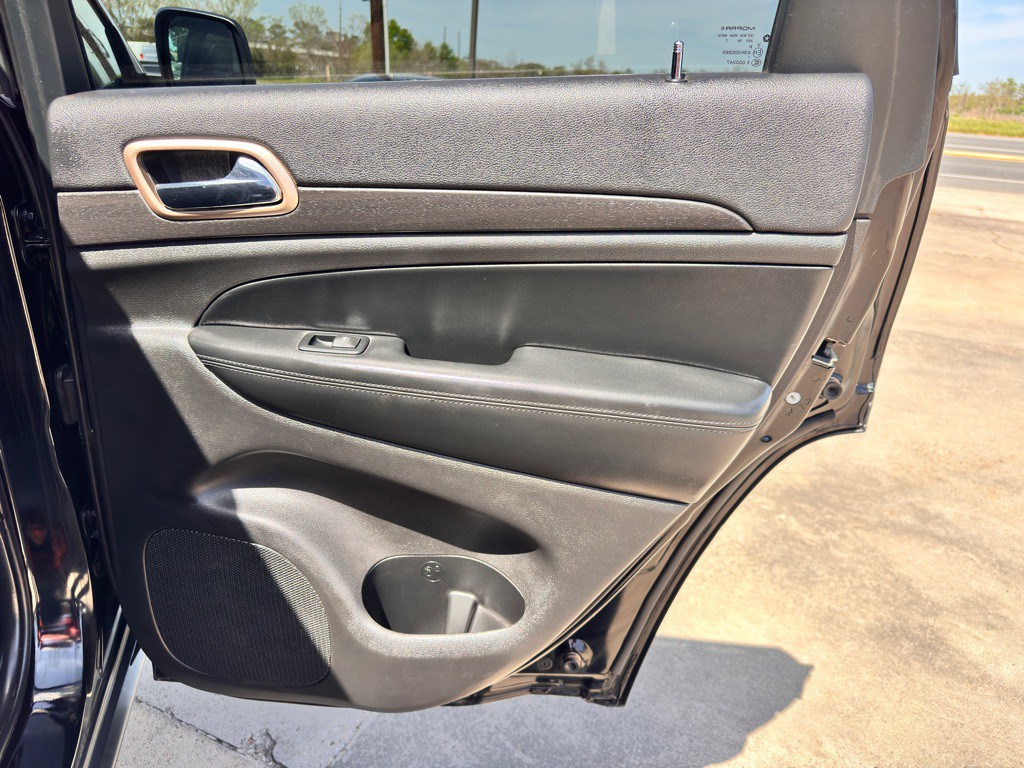 2017 Jeep Grand Cherokee Image 16